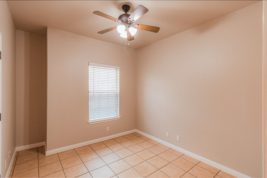 Building Photo - 104 San Antonio Rd