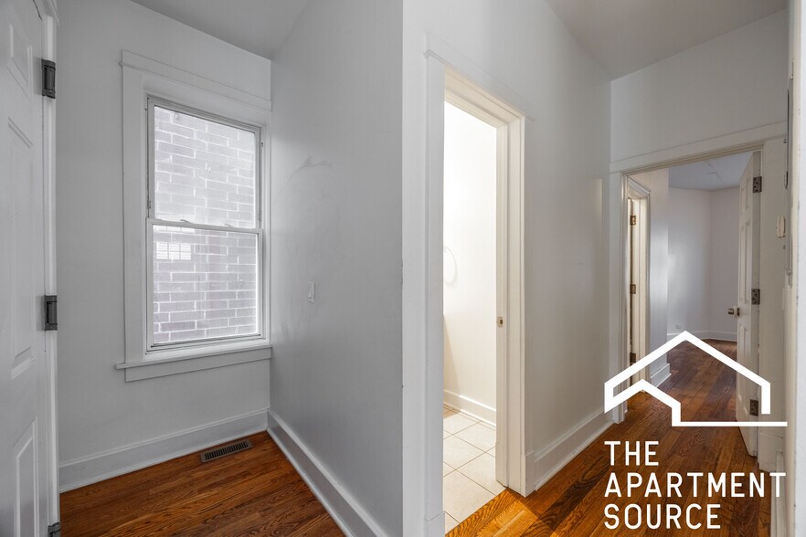 Building Photo - 1820 S Throop St