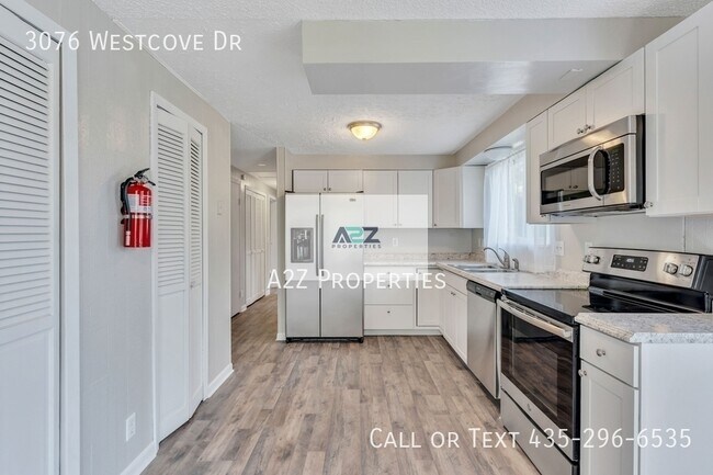 Building Photo - 3076 Westcove Dr