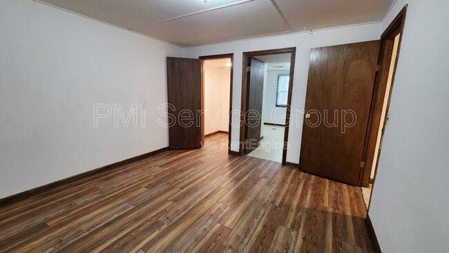 Building Photo - 410 Monroe St