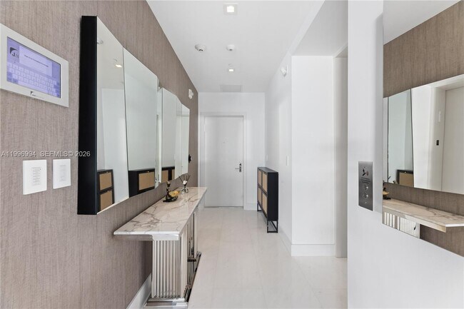 Building Photo - 16901 Collins Ave