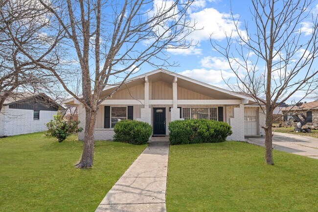 Building Photo - 4402 Seabreeze Dr