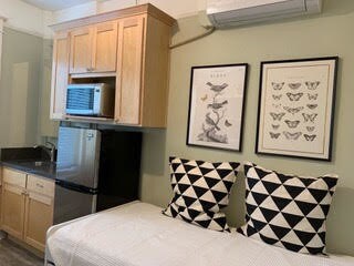 Building Photo - The Golden Lofts