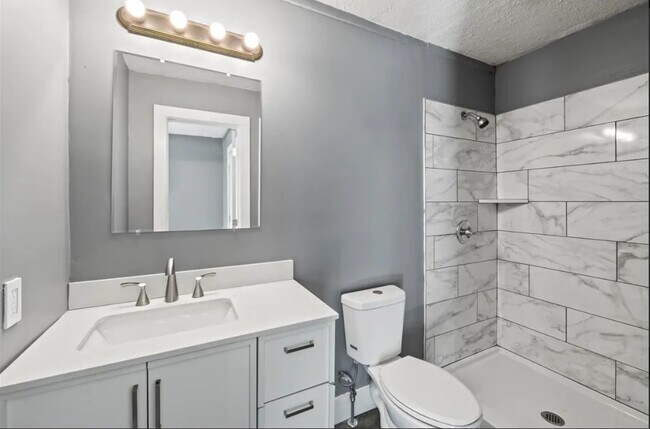 Building Photo - 409 N Temple Ave