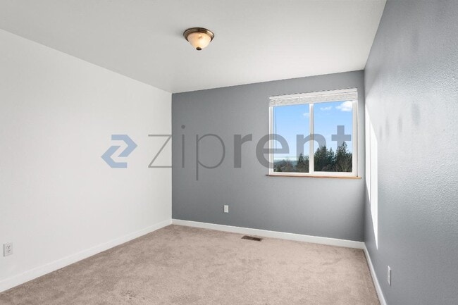 Building Photo - 8115 77th Ave NE