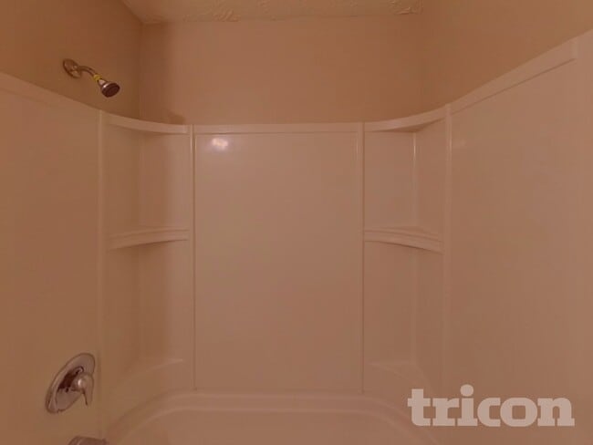 Building Photo - 148 Springvalley Cir