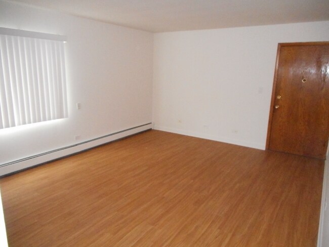 Building Photo - 604 Pershing Ave