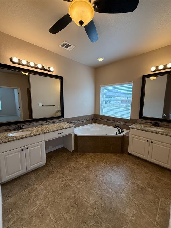 Building Photo - 300 Western Sky Trail