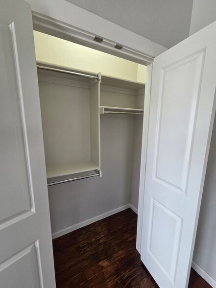 Bedroom 3 closet - 458 Elm Ave