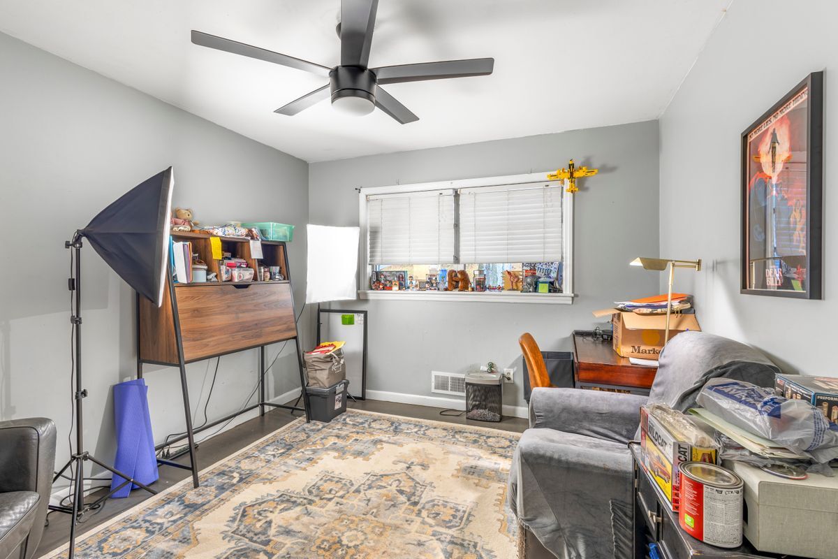 Building Photo - 2205 Plantation Dr