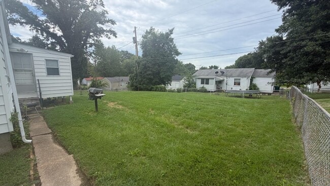 Building Photo - 1410 Akron Dr