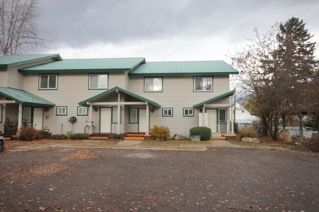 Building Photo - 144 3rd St W