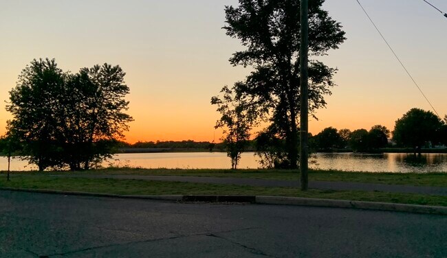 Cooper river with walking trails on river and city views - 135 E Wayne Ter