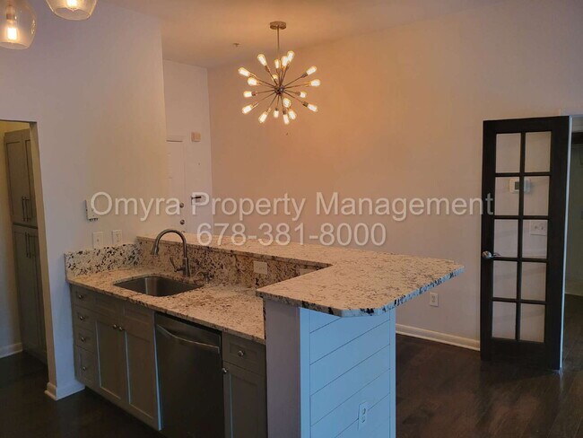 Building Photo - Beautiful Condo in Inman Park!