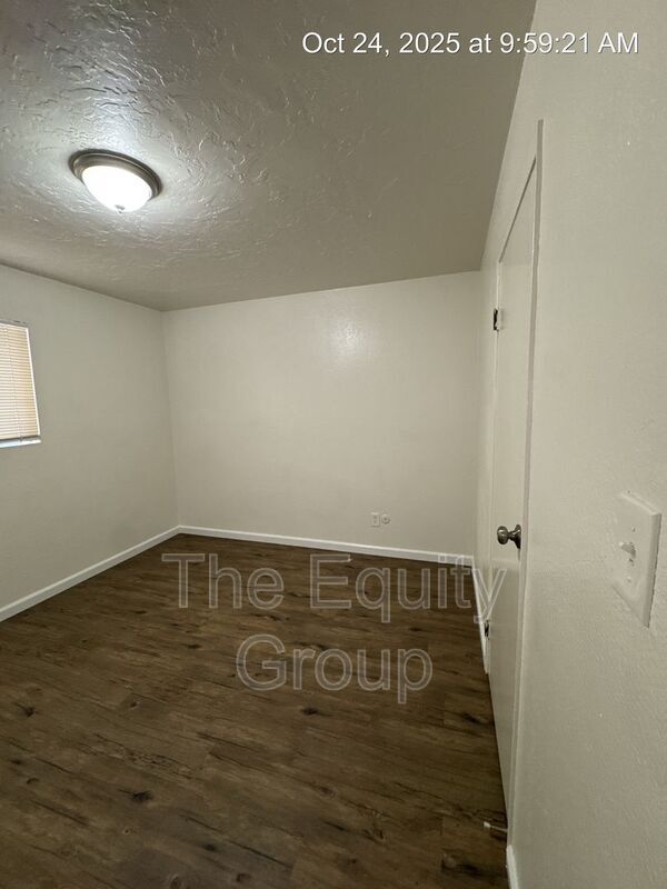 Building Photo - 149 N Castle Rock St