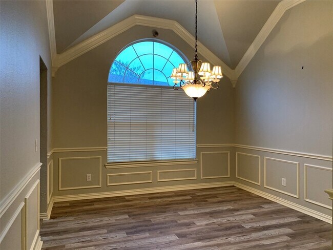 Building Photo - 1313 Limestone Creek Dr