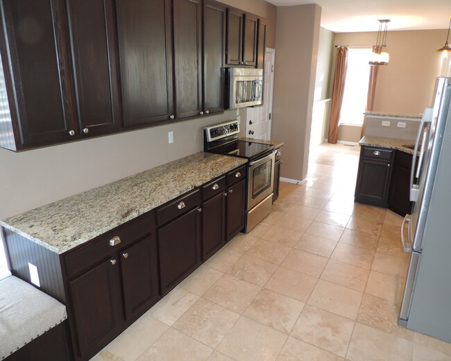 Building Photo - Conservatory 4 Bedroom Home (Available Imm...