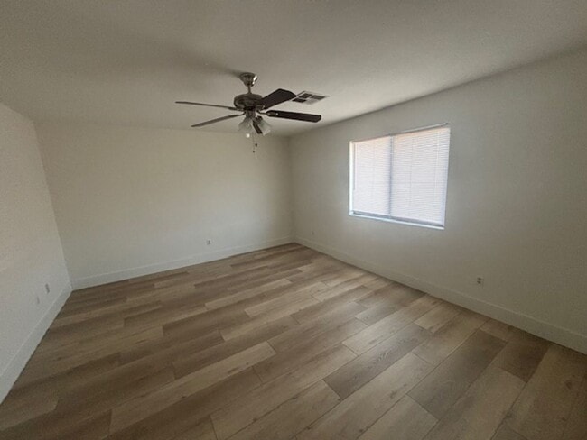 Building Photo - Newly Renovated 2-Bedroom Townhouse with 2...