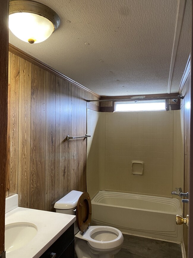 Building Photo - 314 Belew St