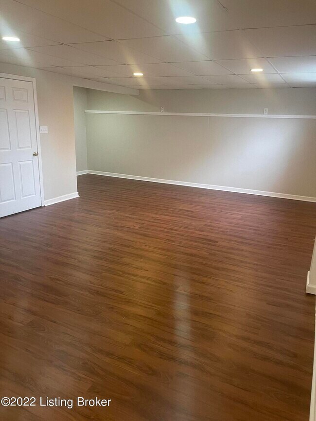 Building Photo - 6300 Camden Ct