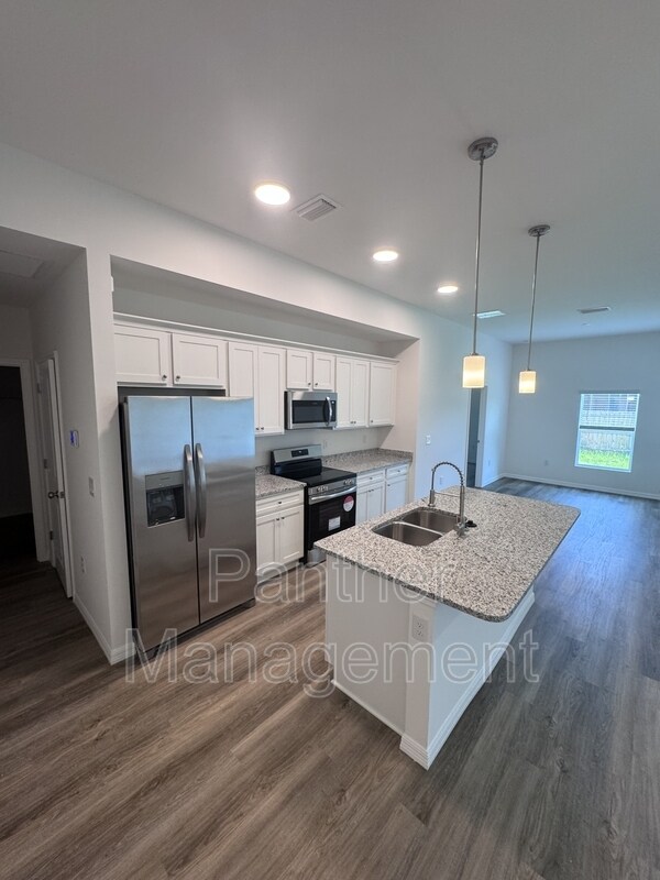 Building Photo - 966 Hood Ave NW