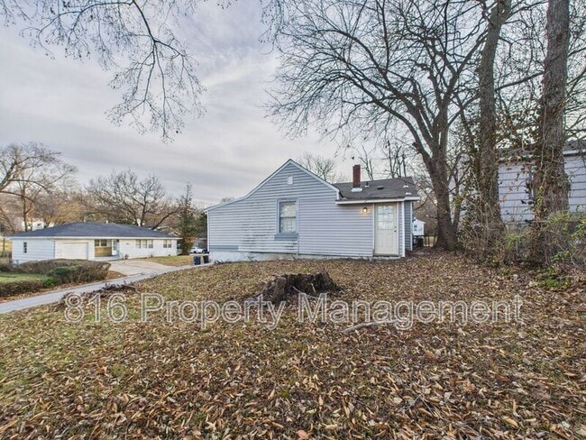 Building Photo - 3218 E 61st St