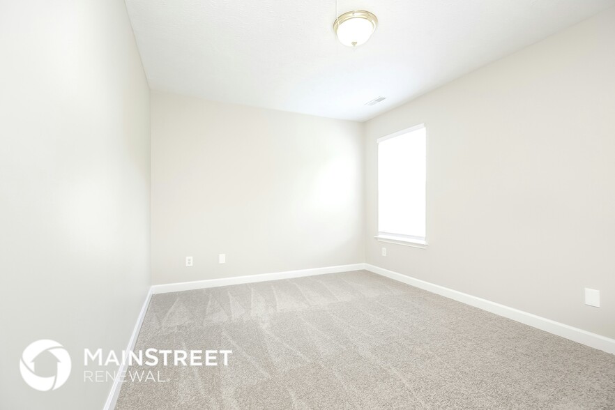 Building Photo - 654 Belgium Dr