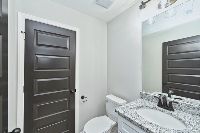 Building Photo - 146 N Trigg Ave