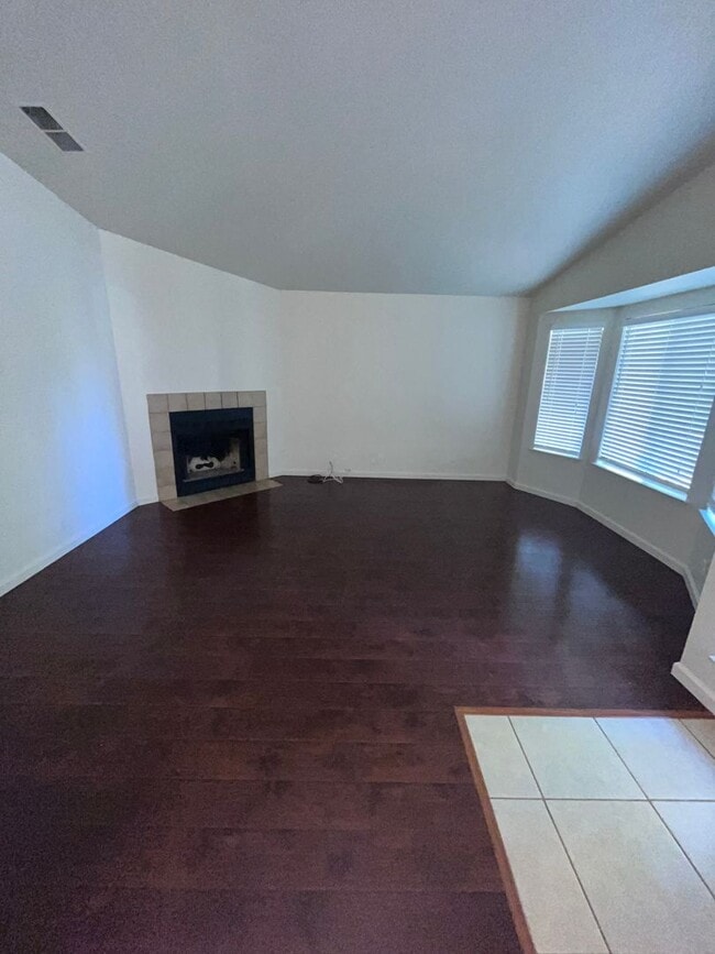 Building Photo - NICE UPDATED HOME IN ELK GROVE!!