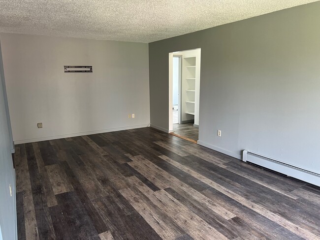 Building Photo - 4460 S Poplar St