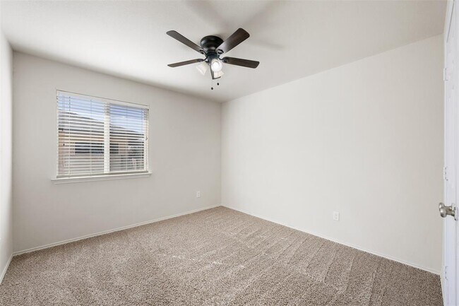 Building Photo - 220 Bauxite Dr