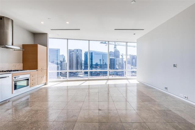 Building Photo - 2430 Victory Park Ln