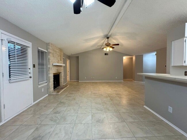 Building Photo - 2917 Zeke Bend