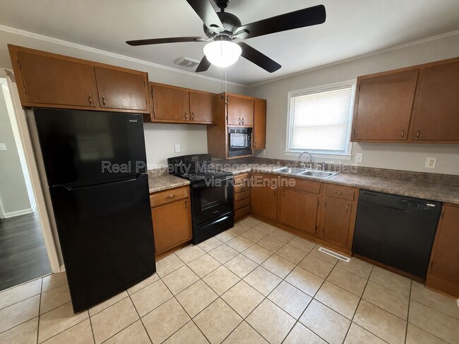 Building Photo - 2700 Brightwood Ct