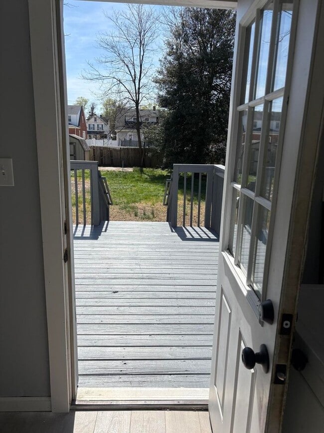 Building Photo - 23 Bowers Ave