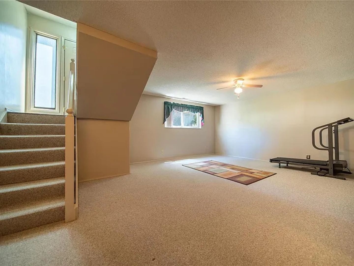 Building Photo - 129 Carmel Woods Dr