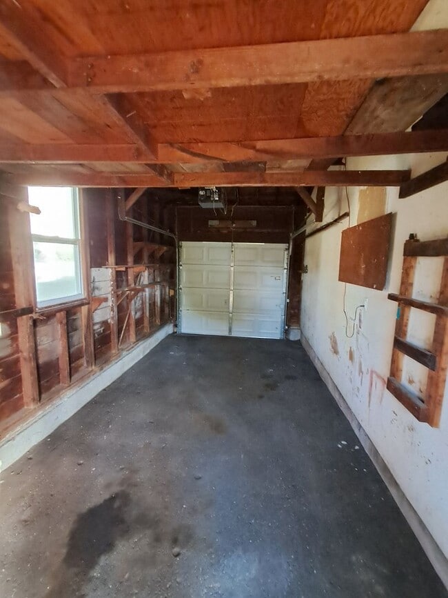 Building Photo - Gloucester Glow-up