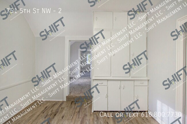 Building Photo - 751 5th St NW