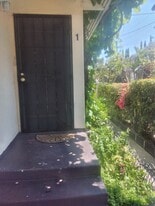 Building Photo - 1548 N Kingsley Dr