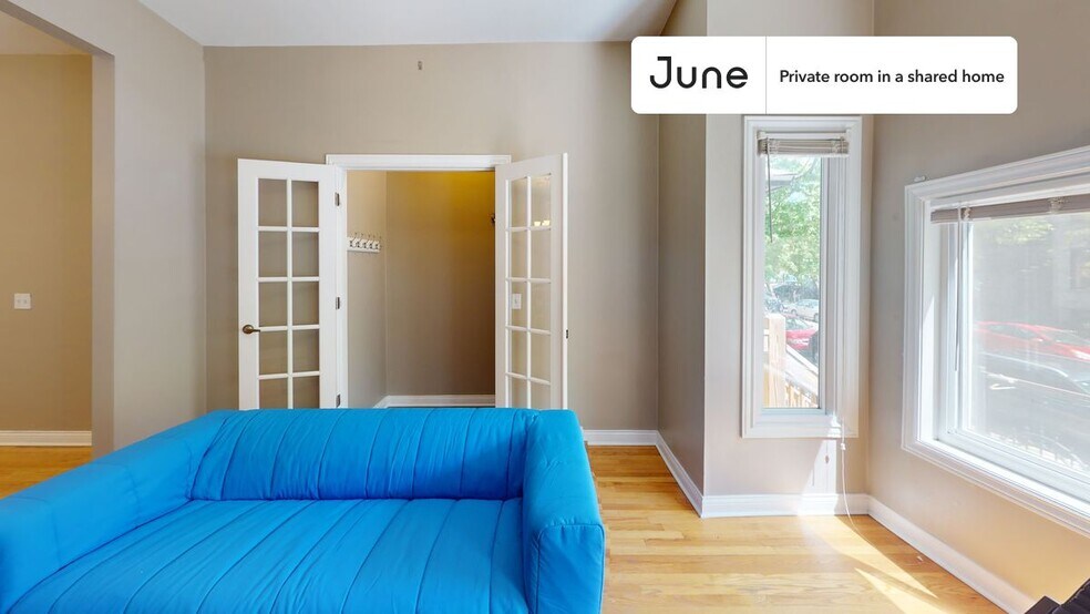 Building Photo - Private bedroom in 3 bed/1 bath Home