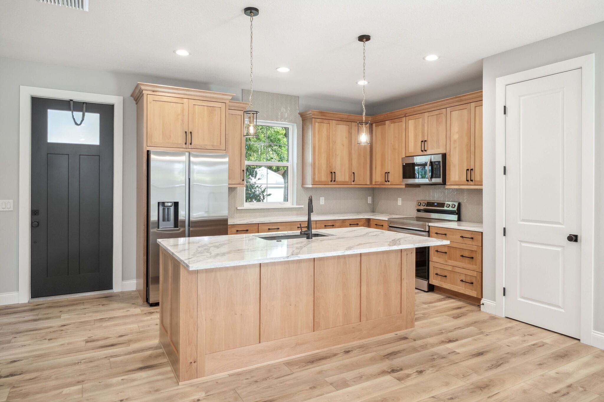 Building Photo - 444 Delaney Park Dr