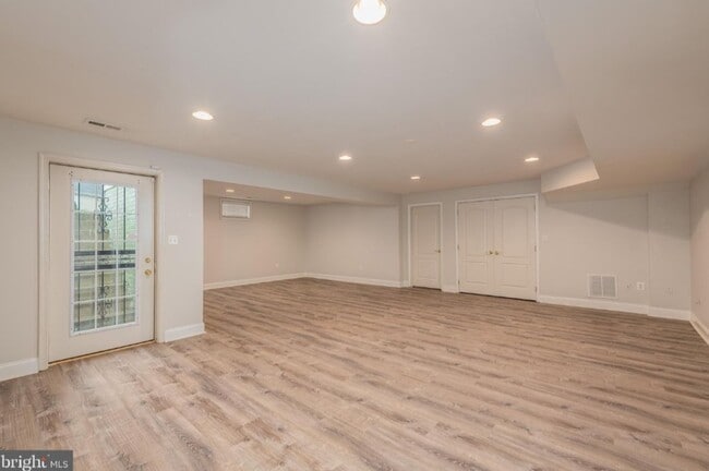 Building Photo - 73 Anthony Taylor Way