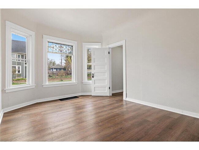 Building Photo - 3401 Pillsbury Ave