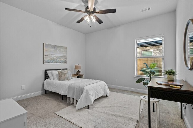 Building Photo - 230 Bequette Ln