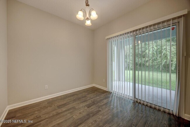 Building Photo - 14014 Summer Breeze Dr
