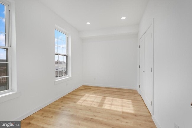 Building Photo - 2045 Trenton Ave