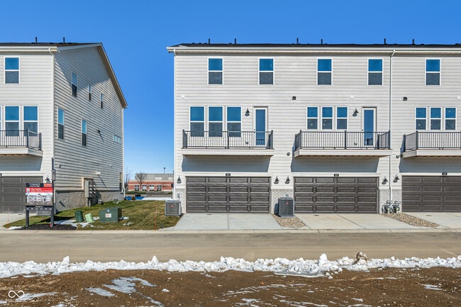 Building Photo - 414 Elite St