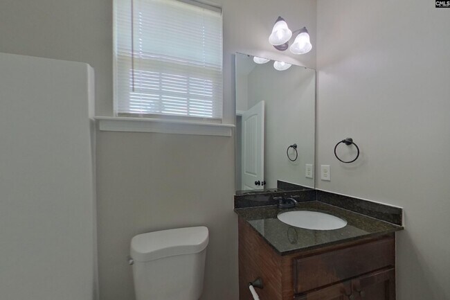 Building Photo - 11 Sedge Ct