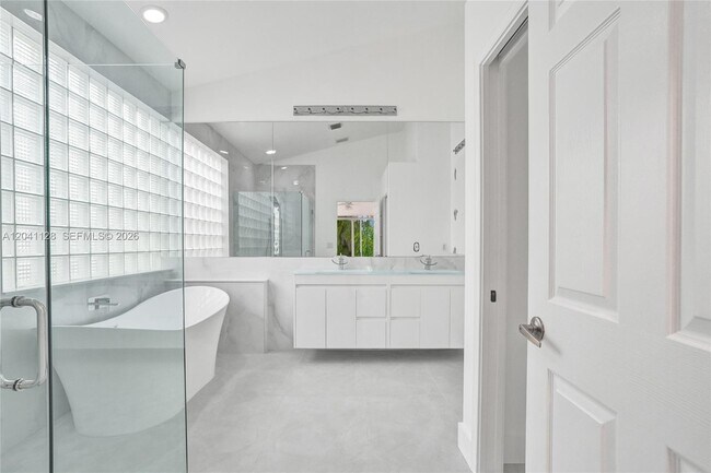 Building Photo - 6931 NW 34th St