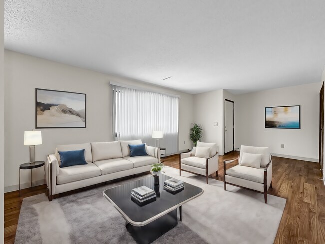 Interior Photo - 2644 Hunt Street